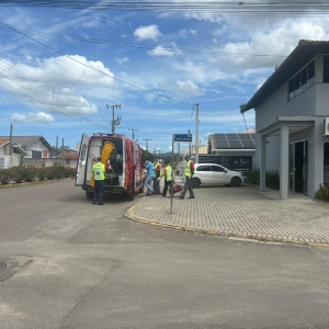 Após ser agredido em via pública, rapaz é levado ao hospital