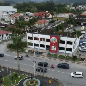 Prefeitura de São João Batista publica cinco editais de concurso público  