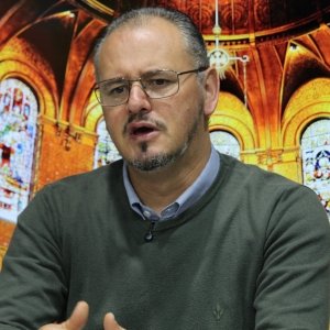 Programa diário promove momentos de espiritualidade, reflexão e conexão com Deus, fortalecendo a fé 