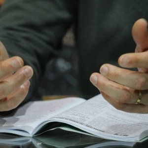 Padre Elizandro Scarsi encerra a semana com bênçãos e esperança no programa Tarde de Fé