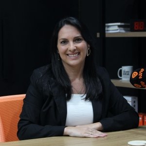 Profissional aborda terapias integrativas e cuidados infantis