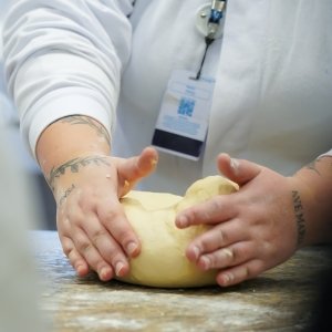 FOTOS NO AR | Projeto Padaria Artesanal inicia nova turma com apoio do Grupo Koch em Balneário Camboriú