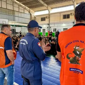 Simulado de evacuação mobiliza alunos de escola da região