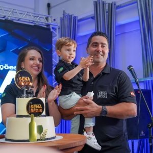FOTOS NO AR | Sena Régis celebra 15 anos com coquetel de sucesso em Tijucas