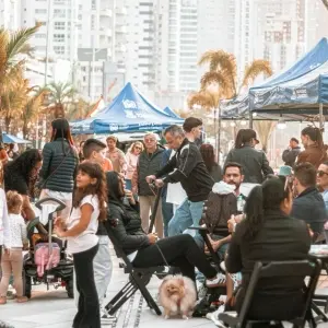 Feira da Orla estreia em cidade do litoral com artesanato, gastronomia e cultura à beira-mar