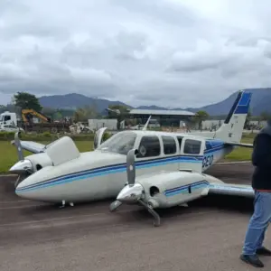 Avião faz pouso forçado no Aeroporto Costa Esmeralda em Porto Belo