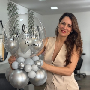 Salão Ju Sales celebra 15 anos de dedicação à beleza e autoestima em Tijucas