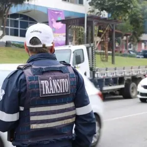 Trânsito terá interdições em vias neste domingo por conta de eventos