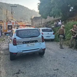 Homem é detido após incendiar a casa do irmão após discussão familiar