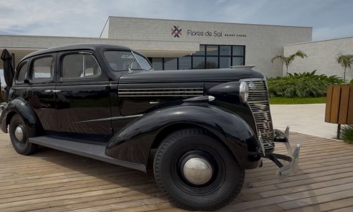 Flores de Sal recebe três eventos simultâneos com exposição de carros antigos, gastronomia e ação solidária