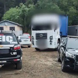 Operação policial cumpre mandados contra grupo envolvido em roubos e desvios de cargas