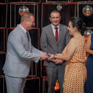 VEJA AS FOTOS | Jubileu Empresarial 2025 celebra empresas de Tijucas em noite de homenagens