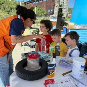 Mobilização reúne órgãos para orientar população sobre a dengue