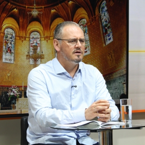 Acompanhe um momento de fé, oração e reflexão com Padre Elizandro, trazendo esperança para sua tarde