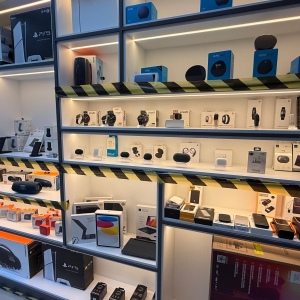 Rews realiza Black Friday com live; sorteios e descontos até em iPhones serão realizados