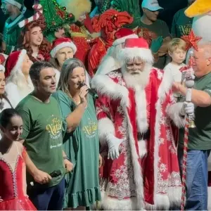 Itapema inicia programação de Natal com Praça da Paz lotada