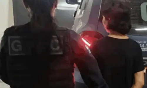 Mulher é presa ao tentar evitar abordagem policial