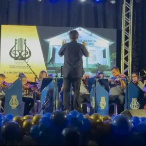 Encontro musical reúne mais de 300 alunos em apresentação da ASMUT