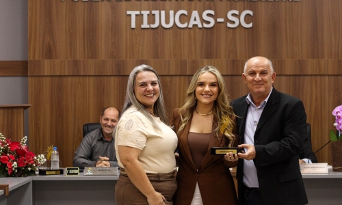 Biomédica é homenageada em sessão solene como destaque no Empreendedorismo Feminino