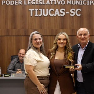 Biomédica é homenageada em sessão solene como destaque no Empreendedorismo Feminino