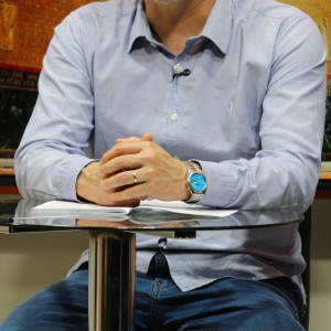 Renove sua fé e encontre força nas mensagens e orações do Padre Elizandro, ao vivo nesta tarde