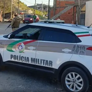 Mandado de prisão é cumprido após abordagem a motociclista 