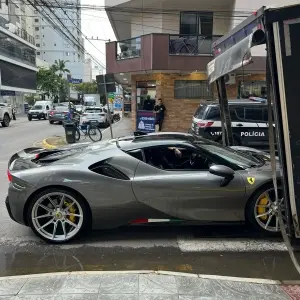Ferrari de R$ 5 milhões é apreendida em operação conjunta entre polícias de SC e SP