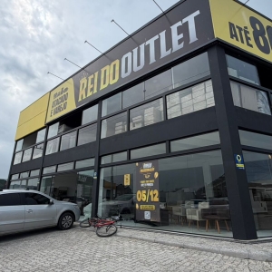 Rei do Outlet inaugura em Tijucas nesta sexta-feira com descontos de até 80%