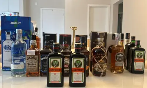 Operação desmantela venda de bebida alcóolica falsificada pela internet