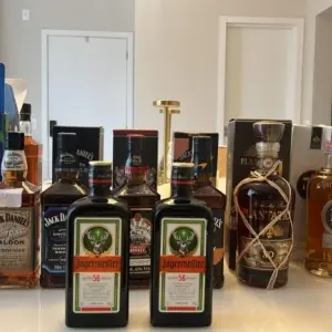 Operação desmantela venda de bebida alcóolica falsificada pela internet