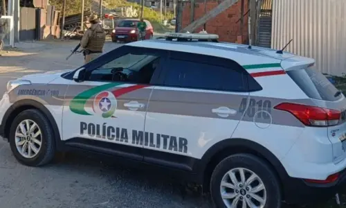 Com mandado de prisão em aberto por pensão alimentícia, homem é preso em obra