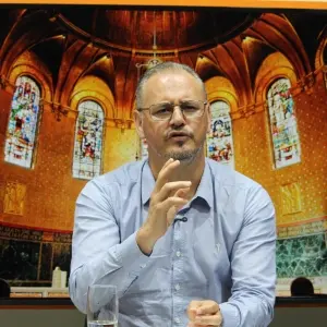 Padre Elizandro traz uma palavra de fé para reacender a esperança e fortalecer o início da sua semana