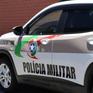 Invasão a residência deixa mulher e adolescente feridos e termina em homicídio