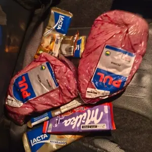 Homem é preso após furtar carnes e chocolates em mercado