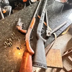 Operação cumpre mandados e apura ameaças, lesão corporal e porte ilegal de arma