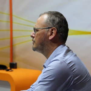 Renove sua fé e encontre força nas mensagens e orações do Padre Elizandro, ao vivo nesta tarde