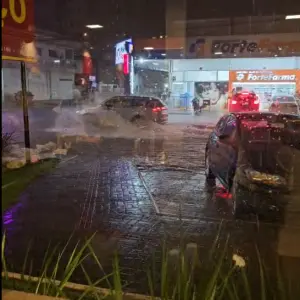 VÍDEO | Alerta da Defesa Civil se confirma e provoca alagamentos em cidades de SC