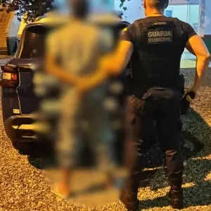 Mandado de prisão é cumprido durante patrulhamento na madrugada
