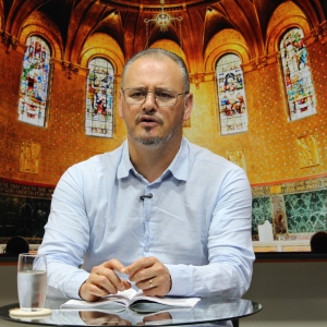 Programa diário promove momentos de espiritualidade, reflexão e conexão com Deus, fortalecendo a fé