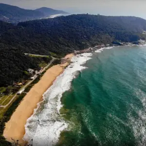 Novo Plano Diretor de município prevê proibição do naturismo nas praias
