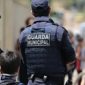 Perturbação do sossego termina com três detidos após desacato e ameaças