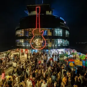 Hard Rock Café inaugura unidade inédita sobre o mar em Itapema