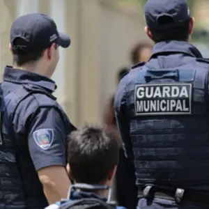 Motorista é preso por embriaguez após quase atropelar pedestres 