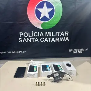 Suspeito de roubo a loja de telefonia é preso em Tijucas