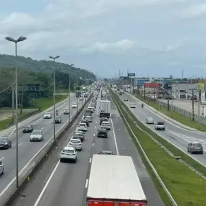 BR-101 deve ter trânsito intenso no Réveillon para praias da região