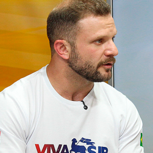 Aos 29 anos, prefeito mais jovem da história assume sem alterações no planejamento administrativo