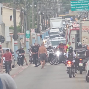 Idosa fica ferida após ser atropelada na faixa de pedestres no Centro da cidade