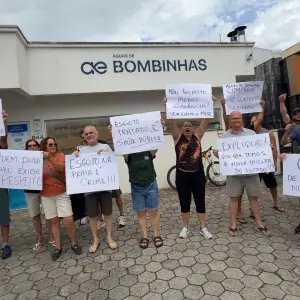 MANIFESTAÇÃO | Esgoto no mar revolta e moradores questionam a TPA 