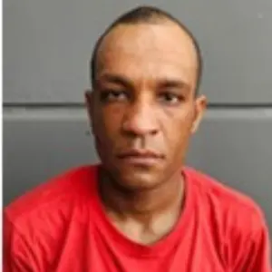 PROCURADO: suspeito de homicídio está foragido e polícia pede ajuda da população