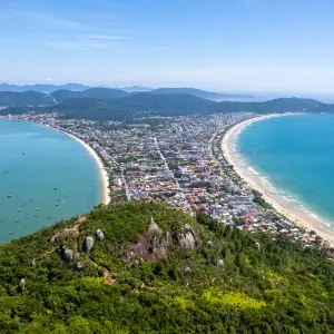 Casos de diarreia disparam 370% em praia mais procurada no verão